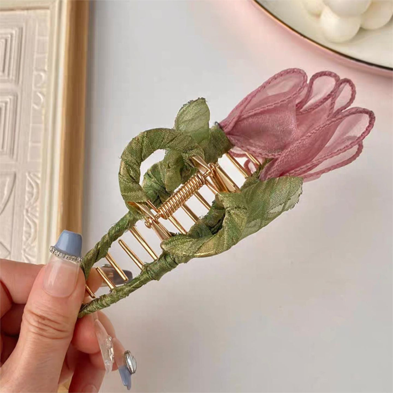 Chic Lace Tulip Chignon Claw Clip Hair Clip - ArtGalleryZen