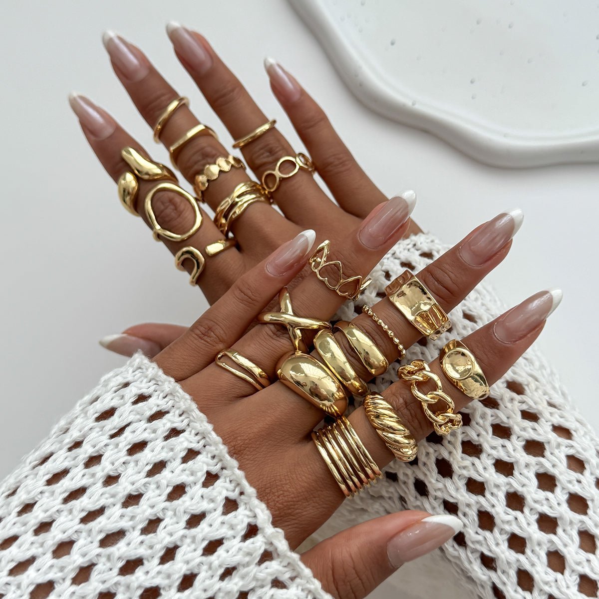 Boho 20pcs Glossy Hollow Heart Wide Ring Set - ArtGalleryZen