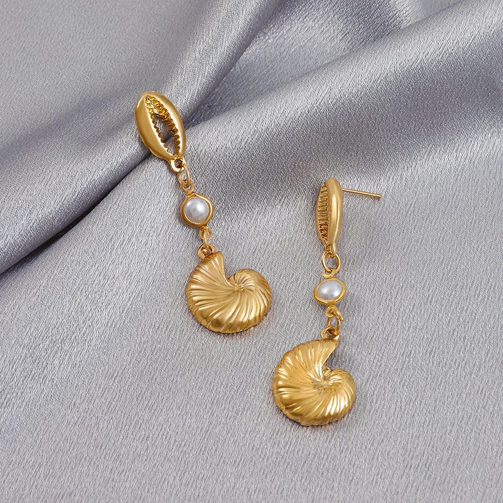 Boho Pearl Charm Metallic Conch Shell Earrings - ArtGalleryZen