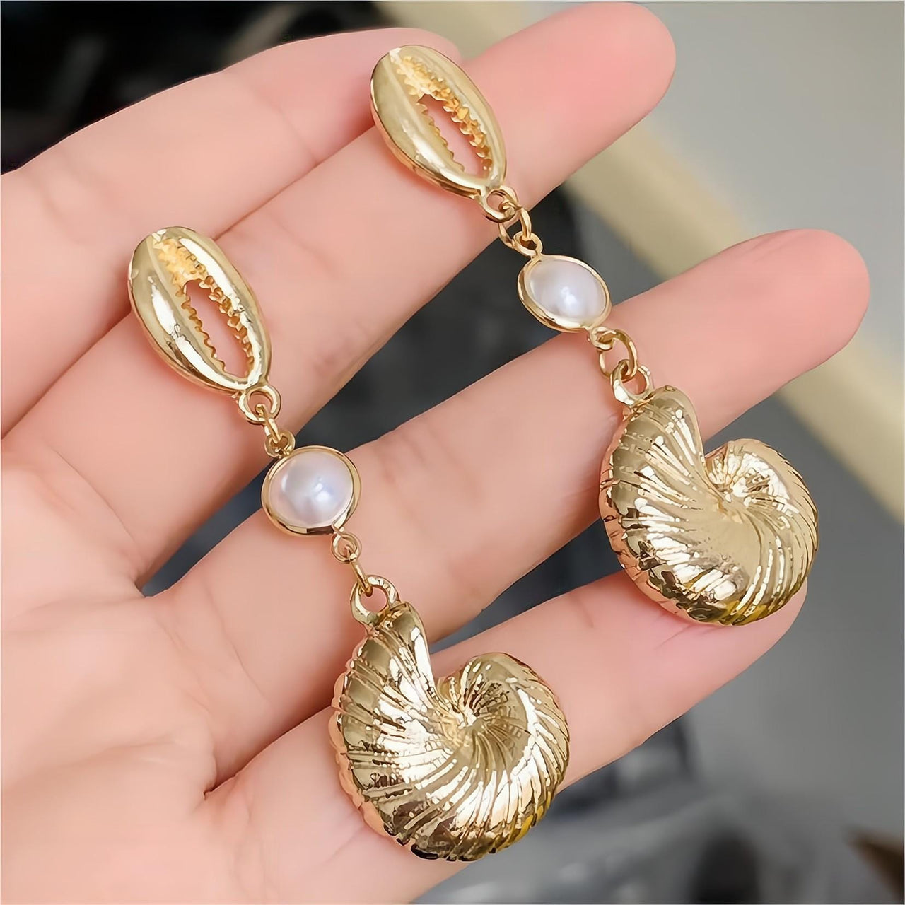 Boho Pearl Charm Metallic Conch Shell Earrings - ArtGalleryZen