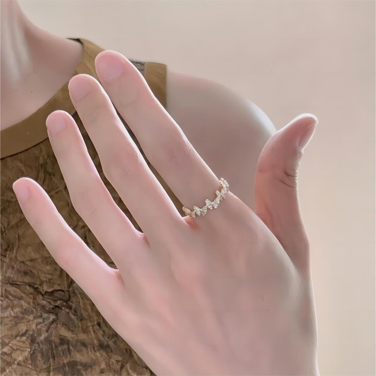 Chic 18K Gold Enamel Butterfly Ring - ArtGalleryZen