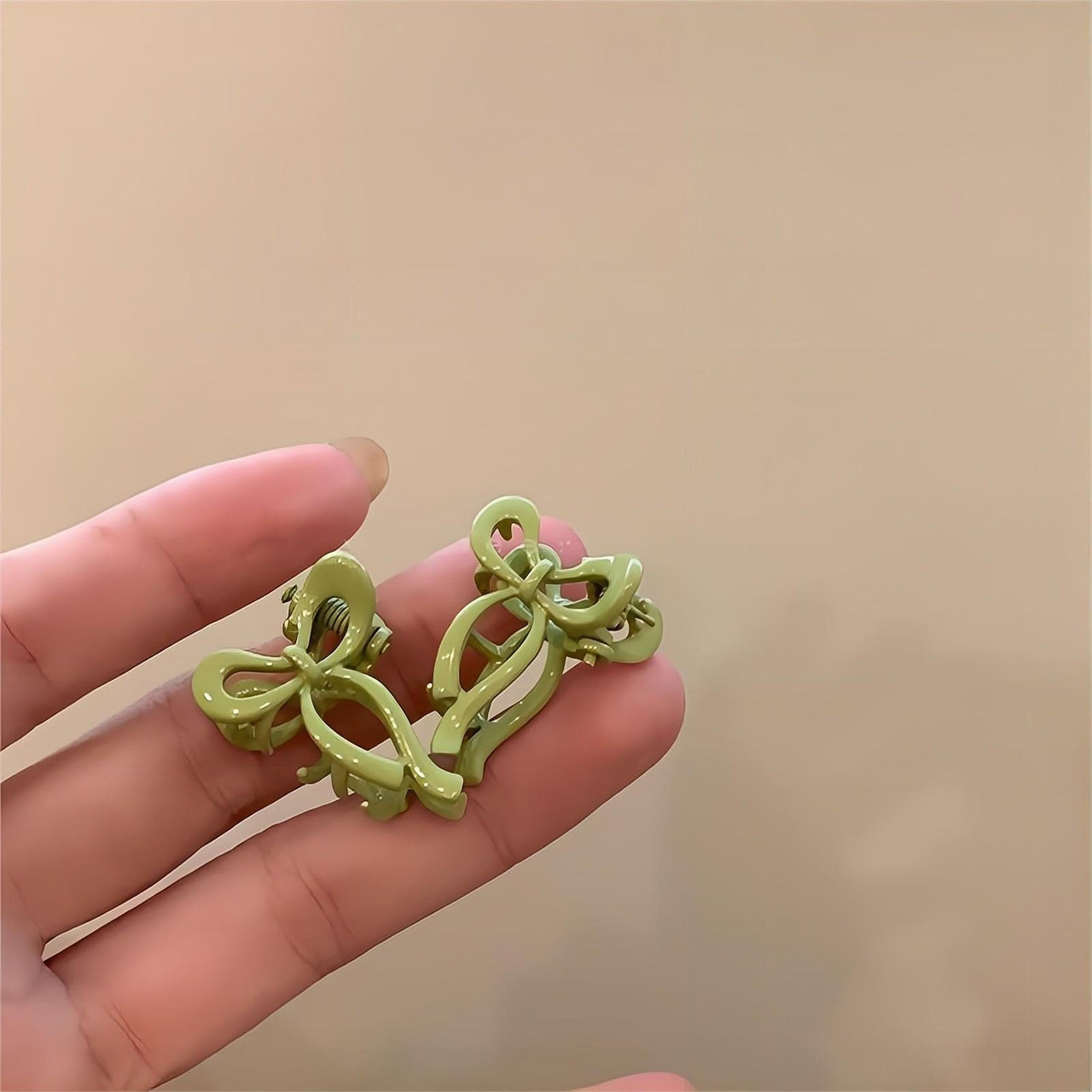 Chic 2 Pieces Enamel Ribbon Bowknot Hair Clips Set - ArtGalleryZen