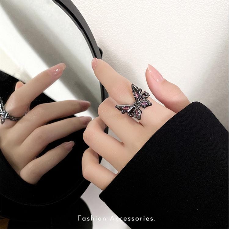 Chic CZ Inlaid Black Butterfly Ring - ArtGalleryZen