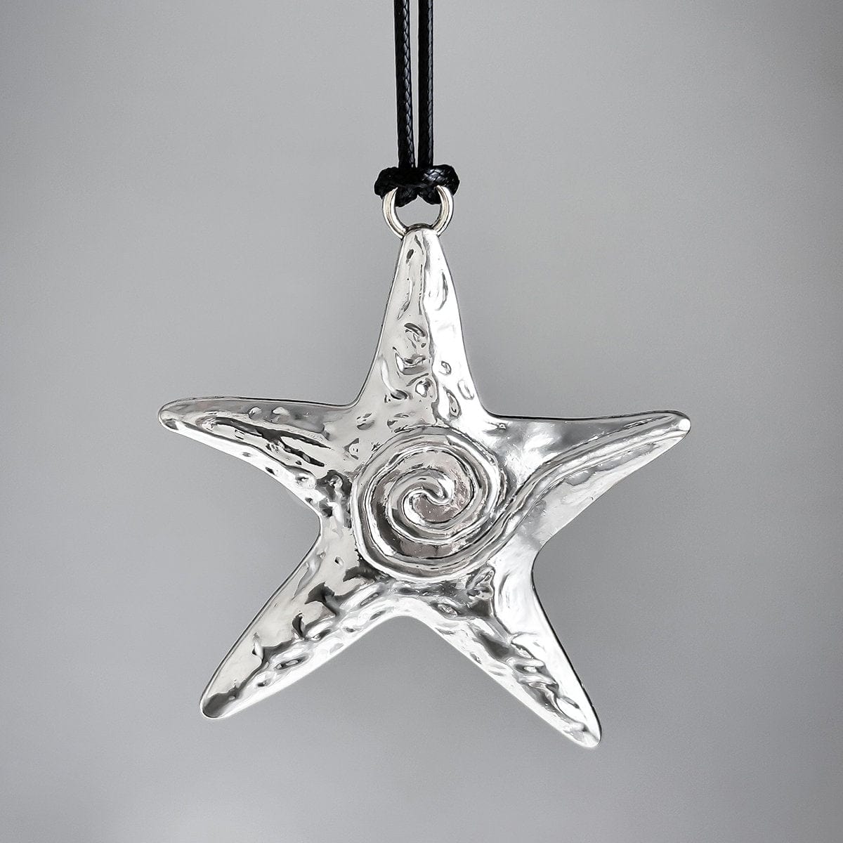 Chic Embossed Starfish Pendant Wax String Necklace - ArtGalleryZen
