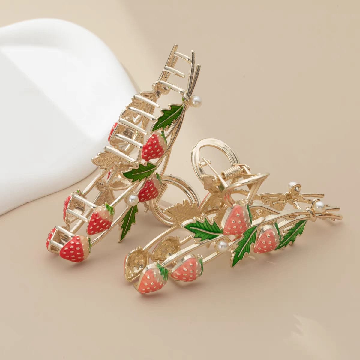 Chic Enamel Strawberry Hair Claw Clip - ArtGalleryZen