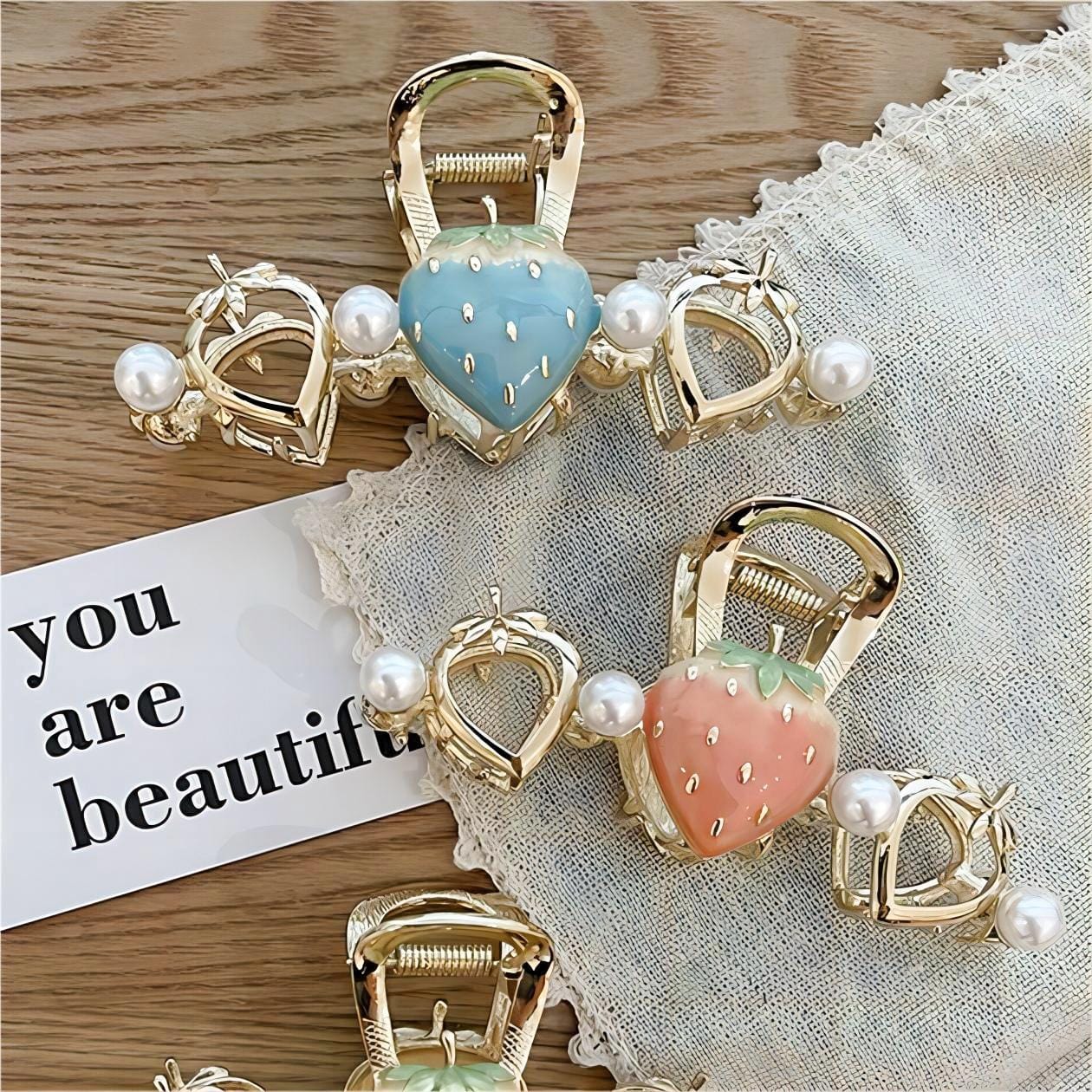 Chic Enamel Strawberry Heart Hair Claw Clip - ArtGalleryZen