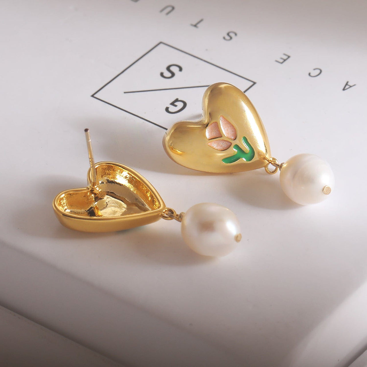 Chic Enamel Tulip Heart Pearl Earrings - ArtGalleryZen
