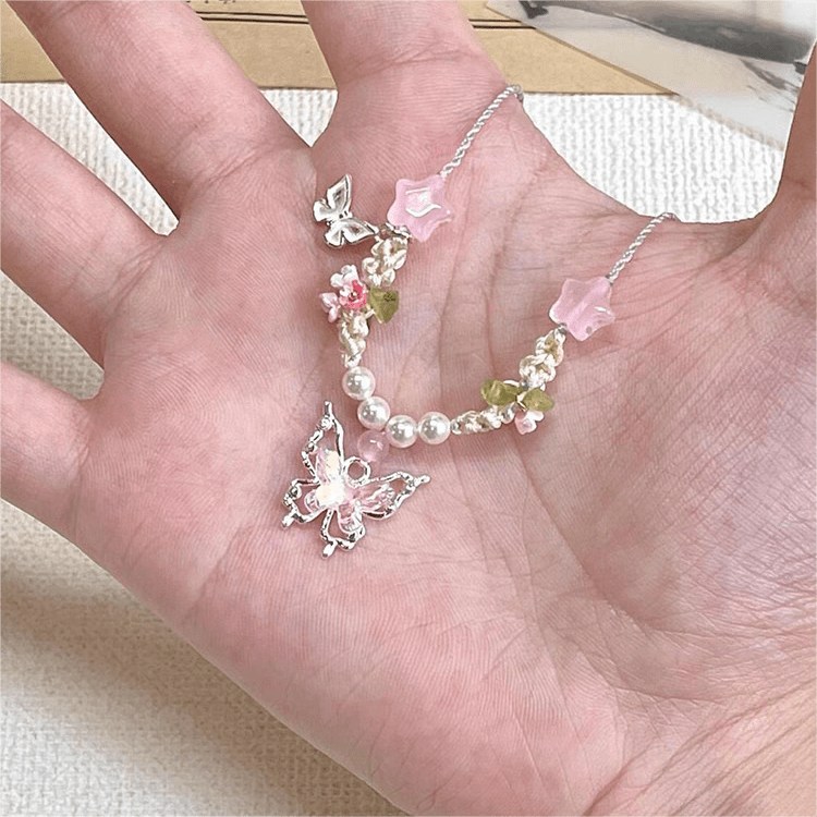 Chic Floral Butterfly Necklace - ArtGalleryZen