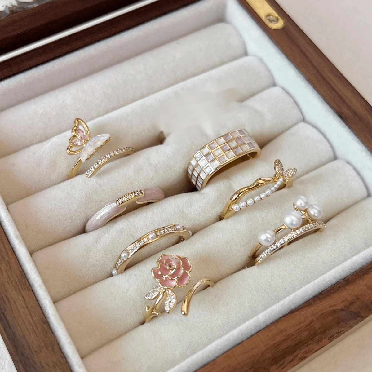 Chic Floral Butterfly Pearl Ring Set - ArtGalleryZen