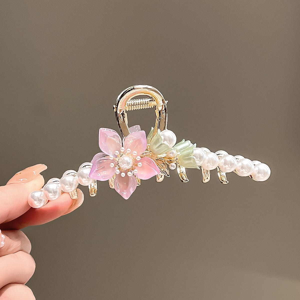 Chic Floral Pearl Chignon Claw Clip Hair Clip - ArtGalleryZen