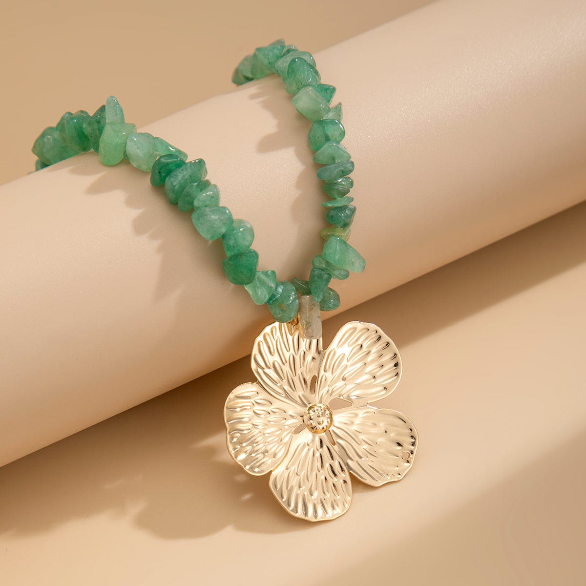 Chic Flower Pendant Turquoise Stone Chain Necklace - ArtGalleryZen