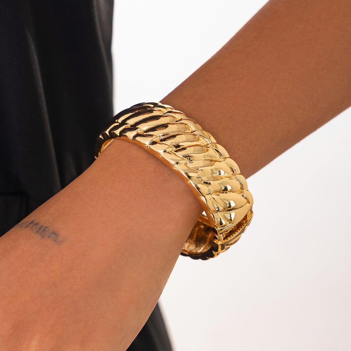 Chic Gold Silver Plated Glossy Textured Bangle Bracelet - ArtGalleryZen