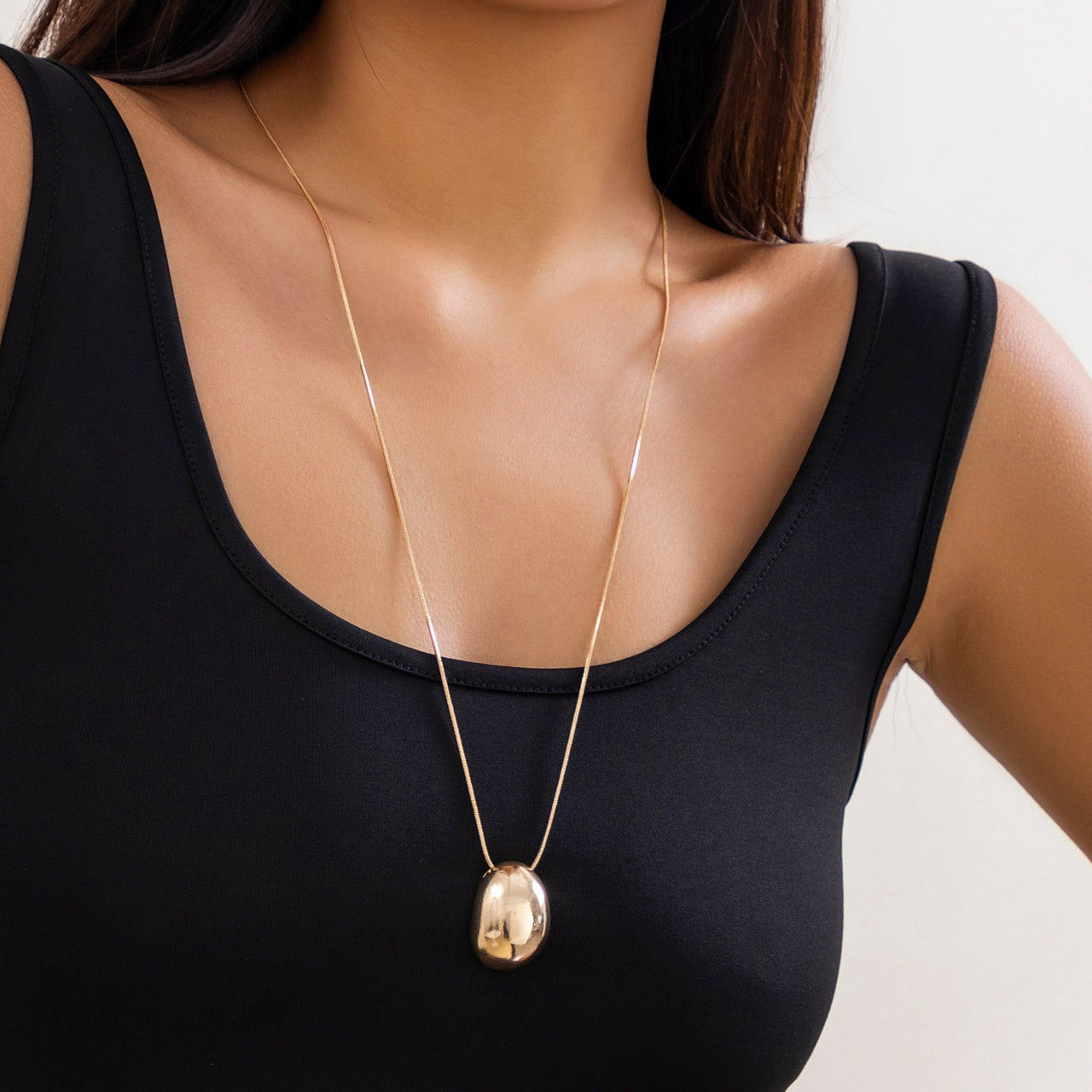 Chic Gold Silver Plated Oval Pendant Necklace - ArtGalleryZen