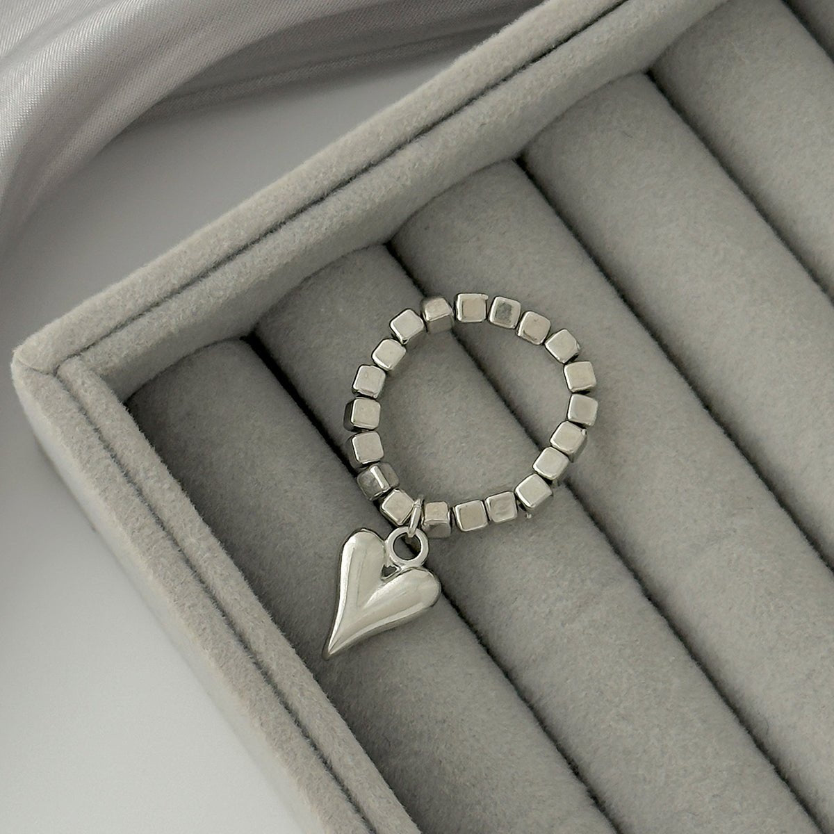 Chic Gold Silver Tone Heart Charm Beaded Ring - ArtGalleryZen