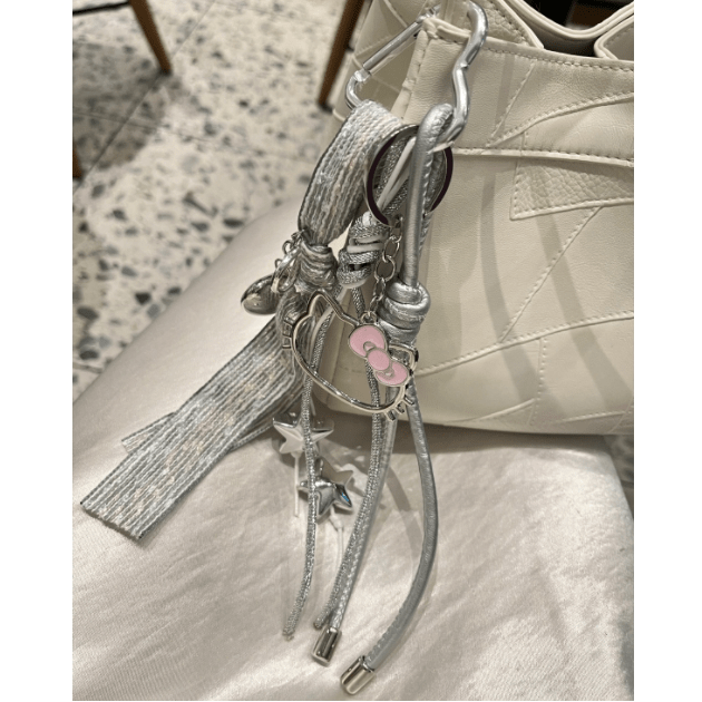 Chic Hello Kitty Heart Star Charm Leather Keychain - ArtGalleryZen