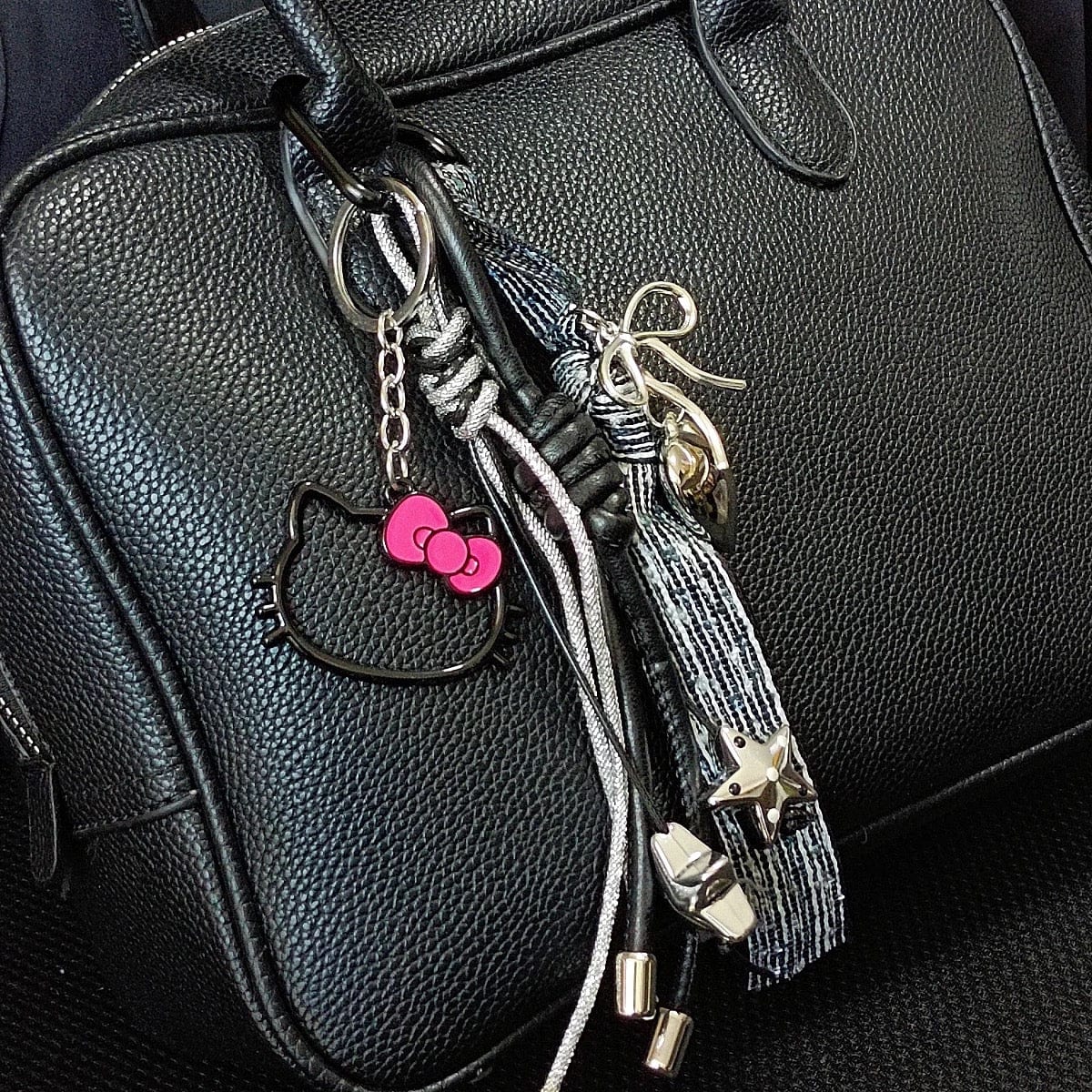 Chic Hello Kitty Heart Star Charm Leather Keychain - ArtGalleryZen