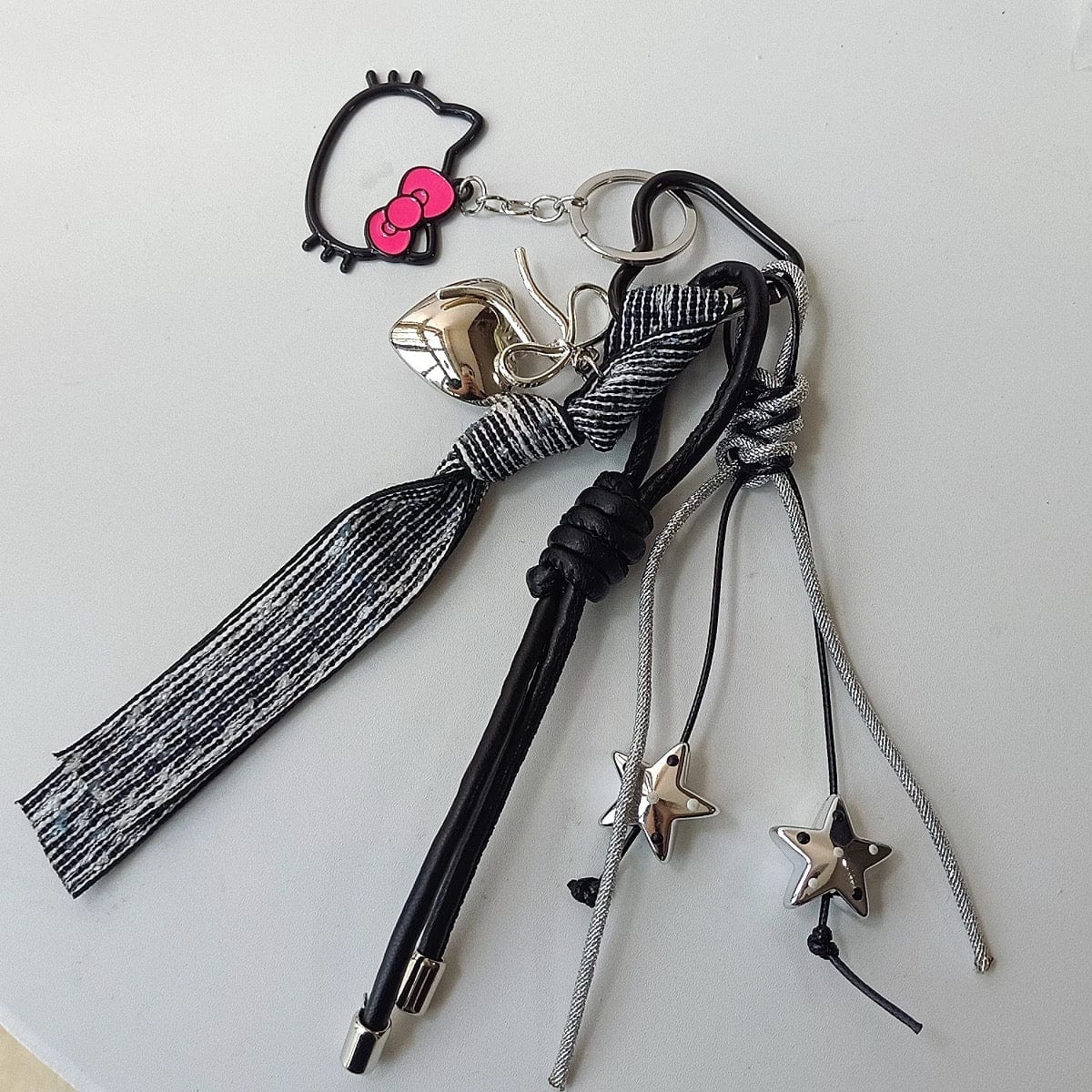 Chic Hello Kitty Heart Star Charm Leather Keychain - ArtGalleryZen