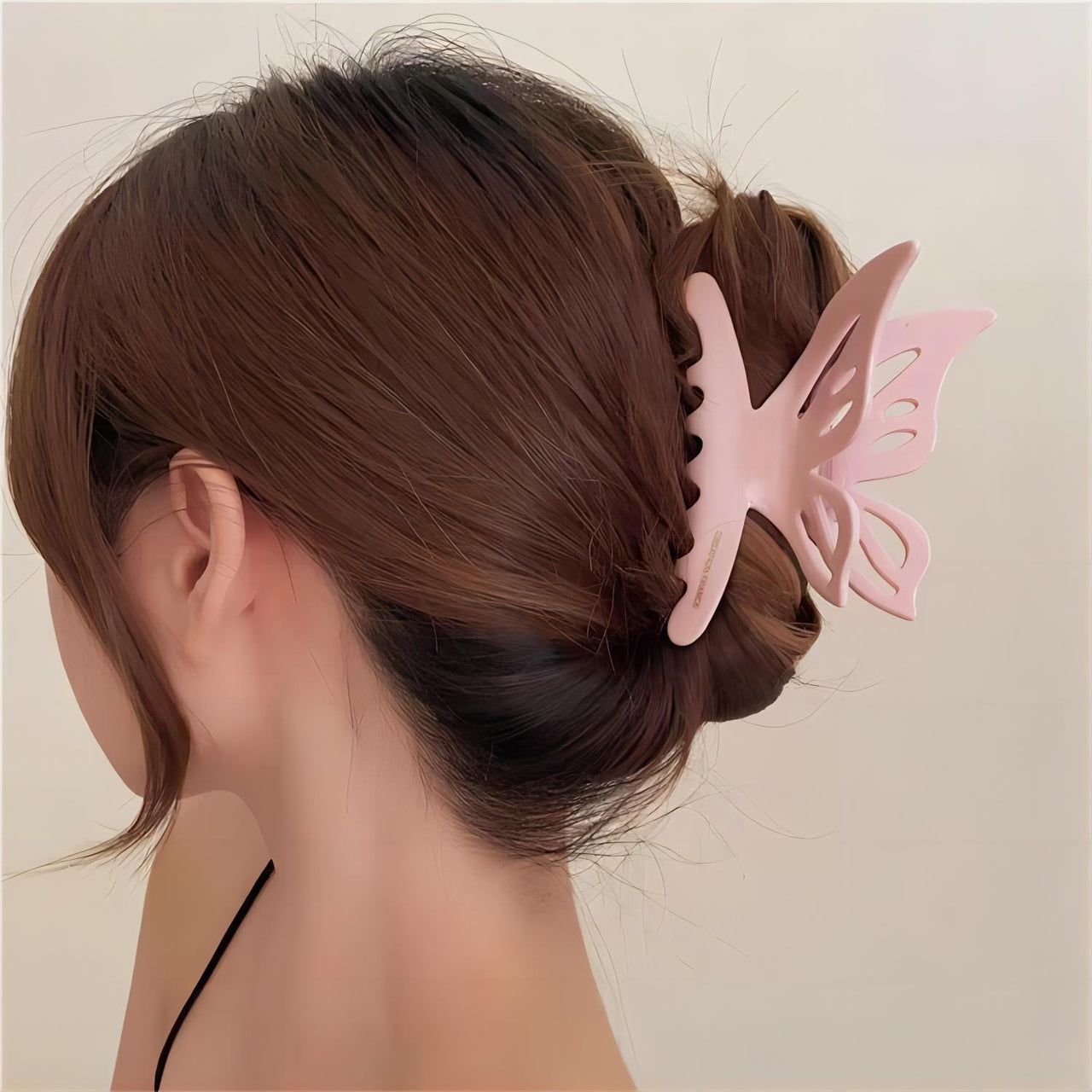 Chic Hollowed-out Butterfly Chignon Claw Clip Hair Clip - ArtGalleryZen