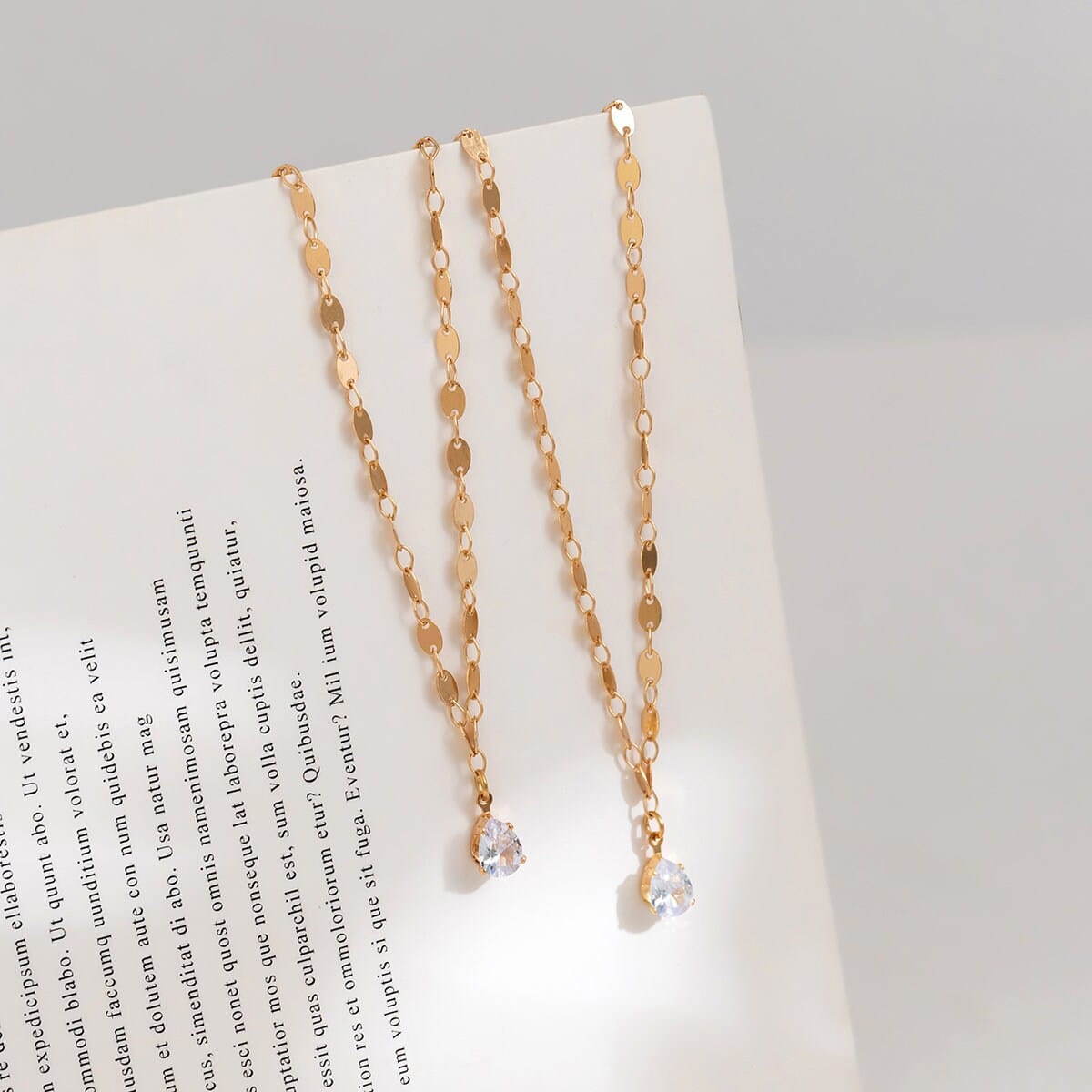 Chic Layered Crystal Pendant Marine Chain Necklace Set - ArtGalleryZen