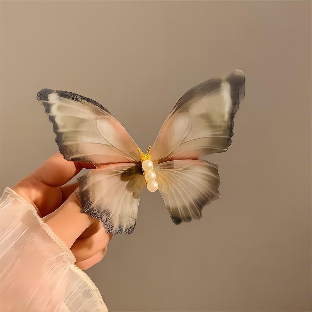 Elegant Pearl Butterfly Hair Clip