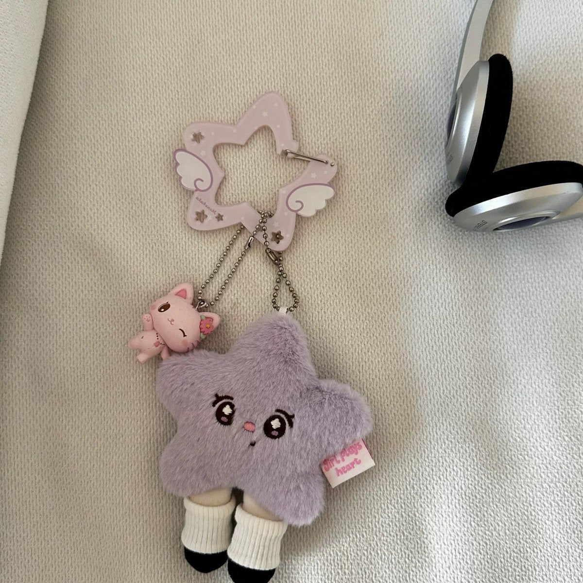 Chic Star Angel Wing Kpop Acrylic Keychain Carabiner - ArtGalleryZen