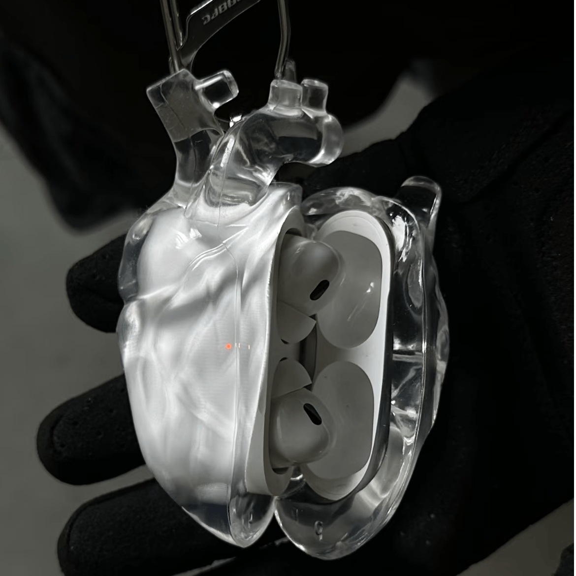 Chic Transparent Heart Liquid Silicone AirPods Earphone Case - ArtGalleryZen