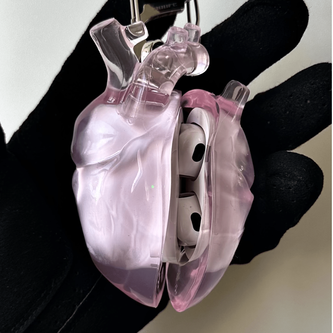 Chic Transparent Heart Liquid Silicone AirPods Earphone Case - ArtGalleryZen