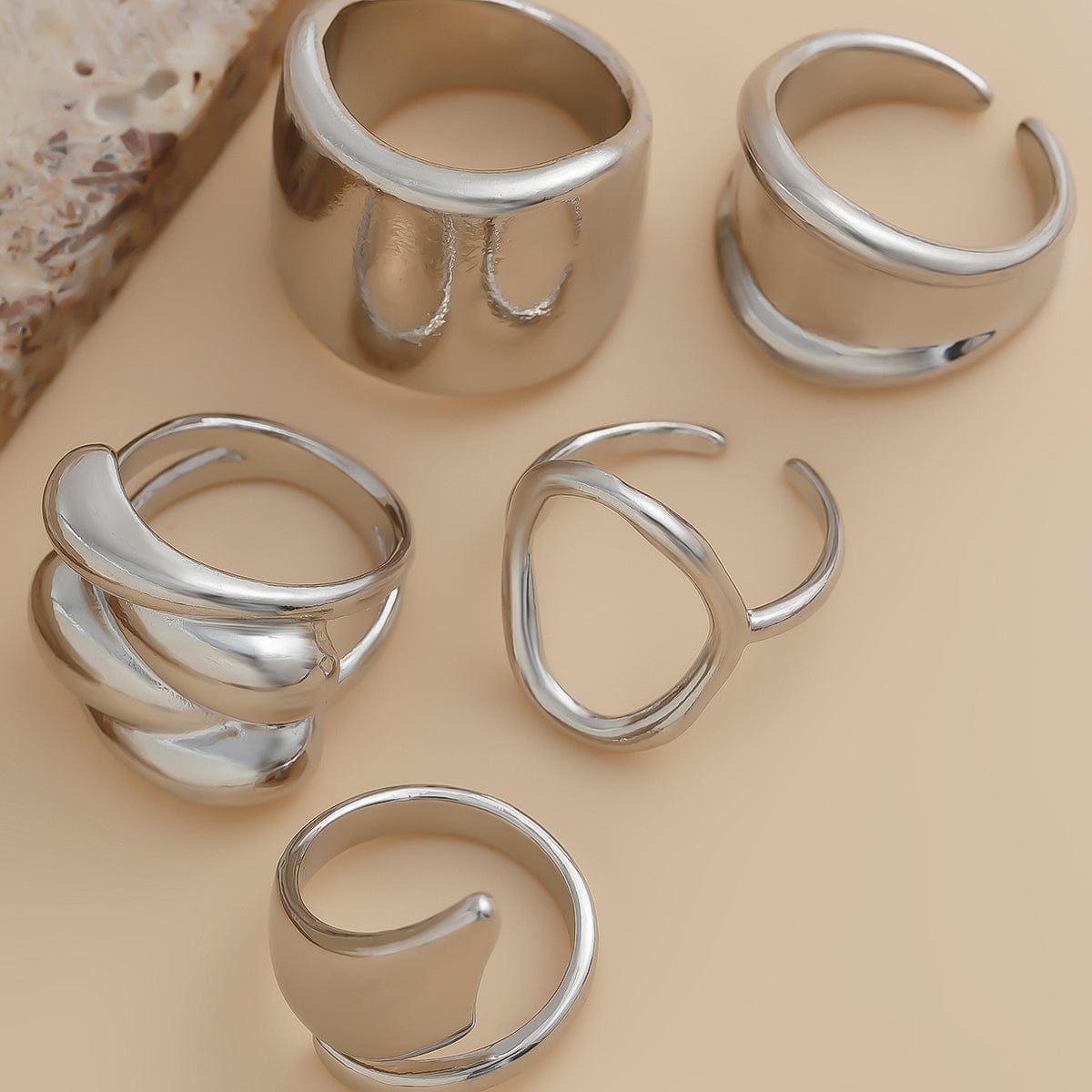 Chunky 4Pcs Hollow Oval Glossy Stackable Ring Set - ArtGalleryZen
