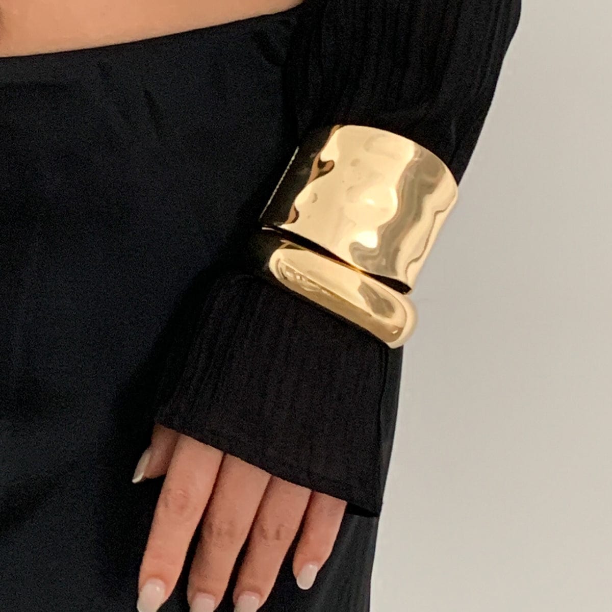 Classic Minimalist Gold Silver Tone Glossy Bangle Bracelet - ArtGalleryZen