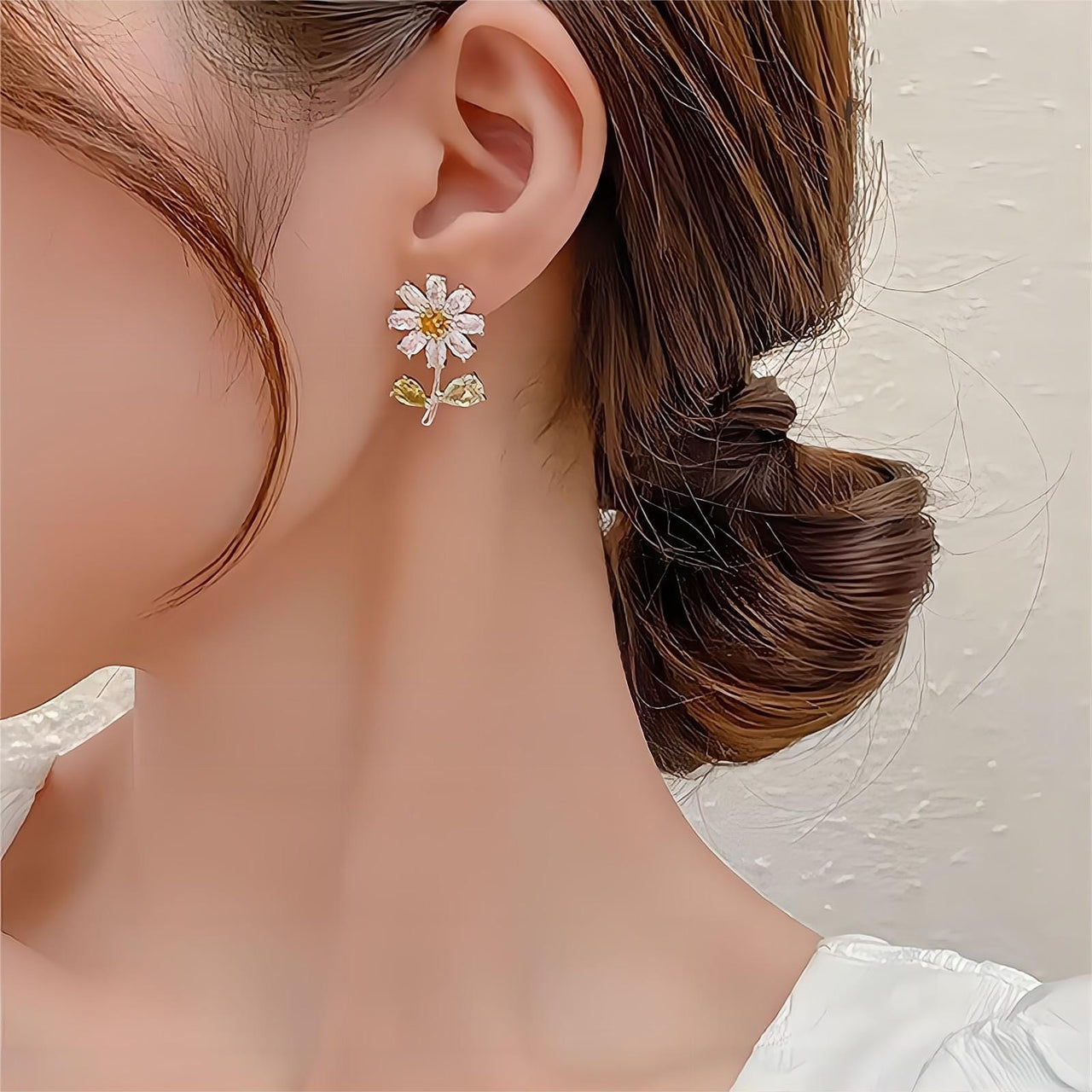 Dainty Crystal Daisy Flower Necklace Earrings Set - ArtGalleryZen