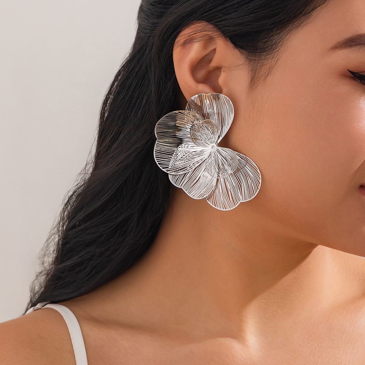 Geometric Chunky Hollow Ginkgo Leaf Earrings - ArtGalleryZen