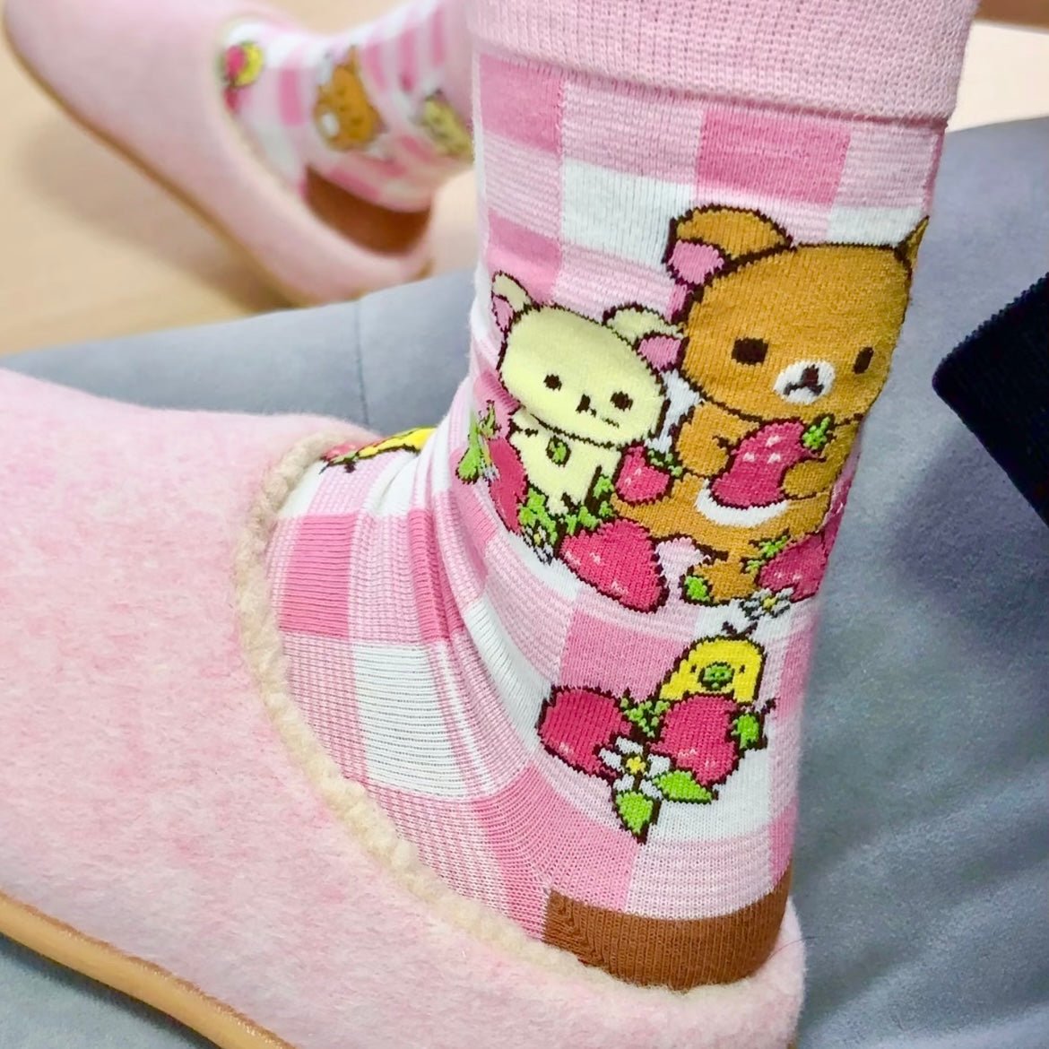 Kawaii 4 Pieces Rilakkuma Strawberry Mid Calf Socks Set - ArtGalleryZen