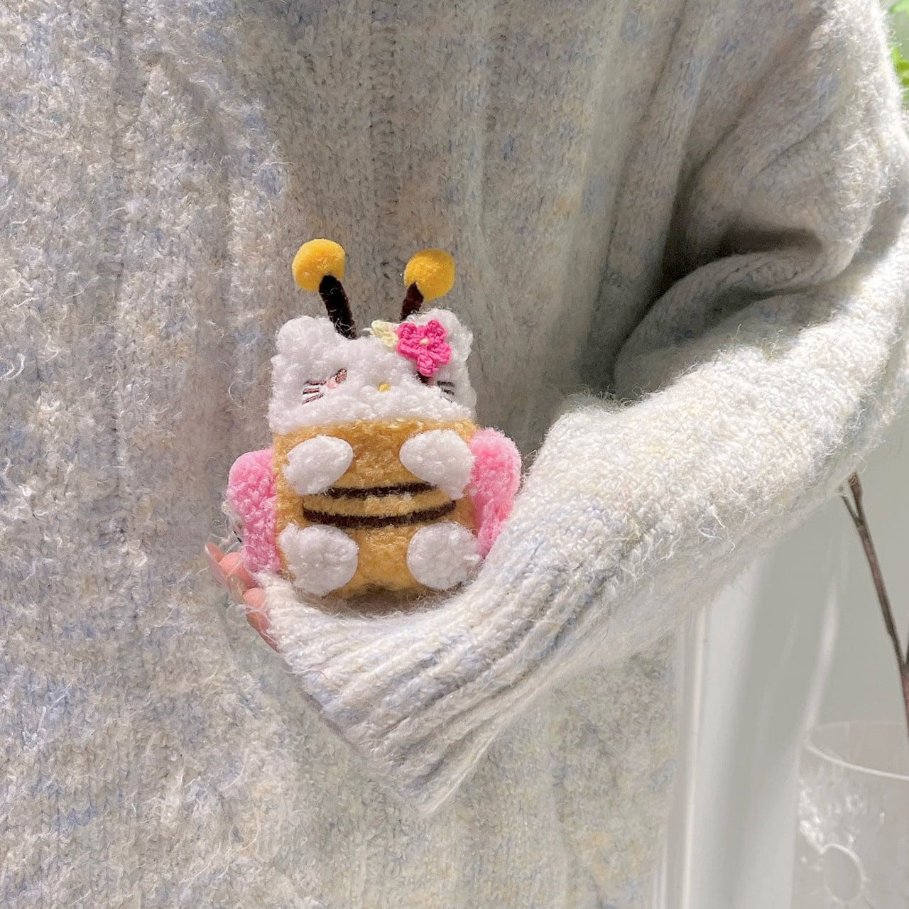 Kawaii Hello Kitty Bee Plush AirPods Earphone Case - ArtGalleryZen