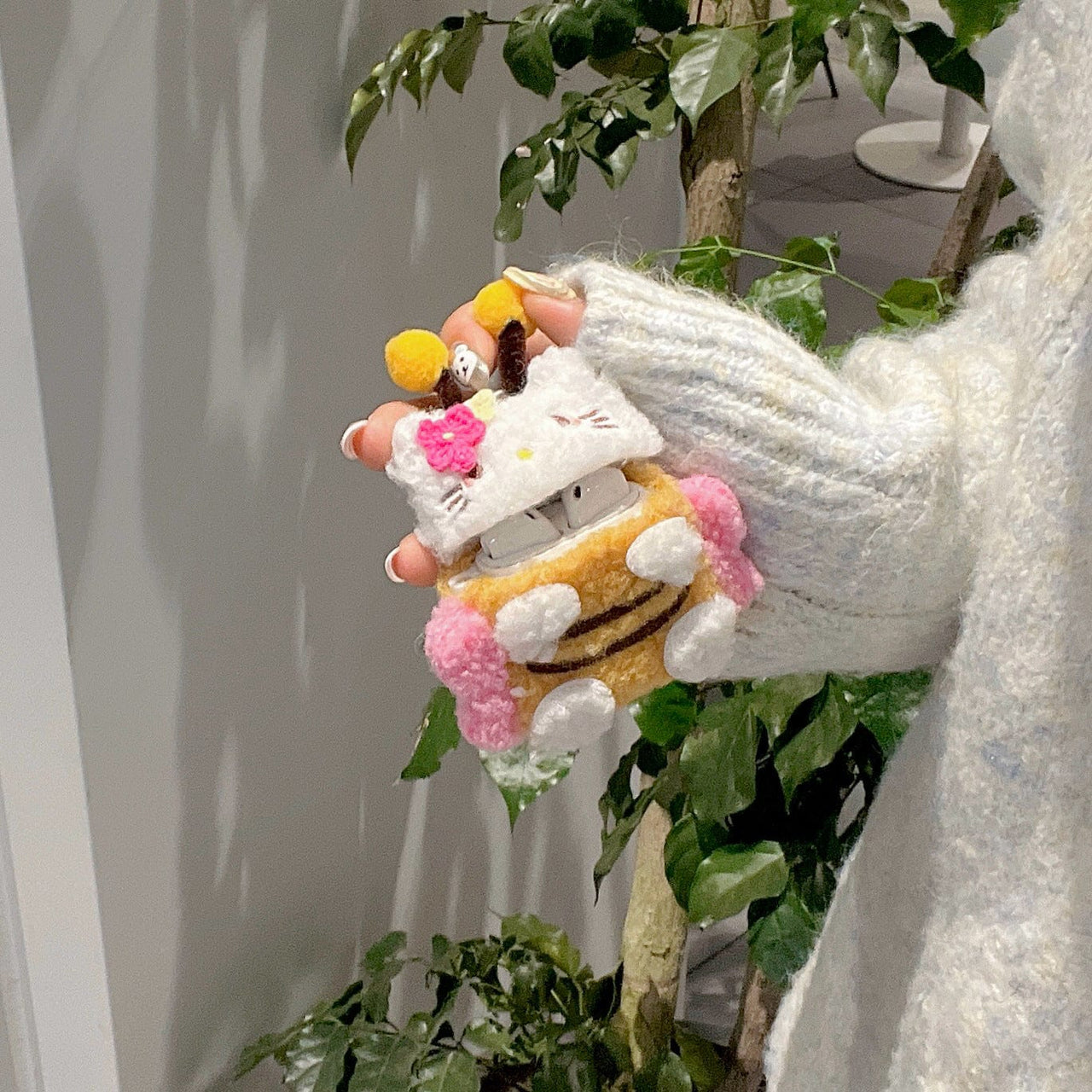 Kawaii Hello Kitty Bee Plush AirPods Earphone Case - ArtGalleryZen