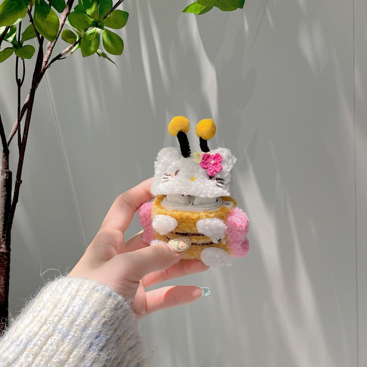 Kawaii Hello Kitty Bee Plush AirPods Earphone Case - ArtGalleryZen