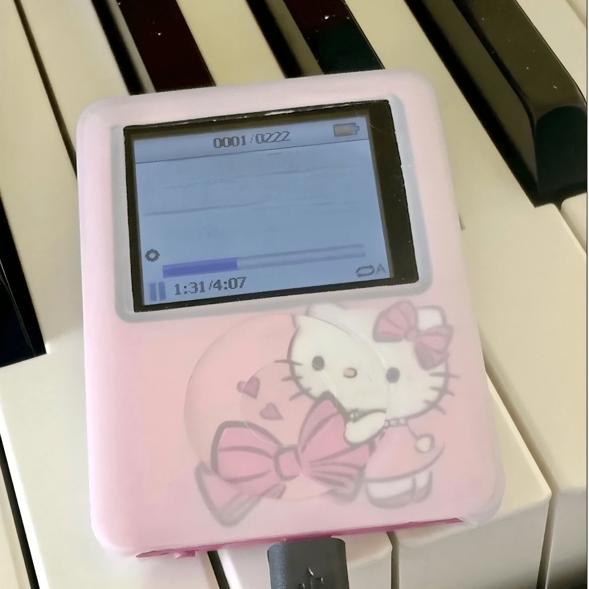 kawaii Hello Kitty Portable Mini Walkman MP3 - ArtGalleryZen
