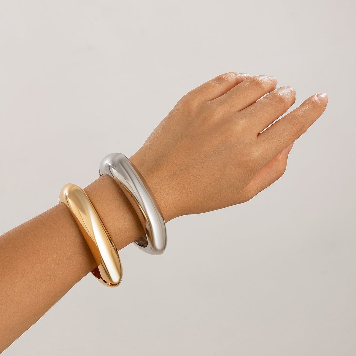 Minimalist Gold Silver Plated Curved Bangle Bracelet - ArtGalleryZen