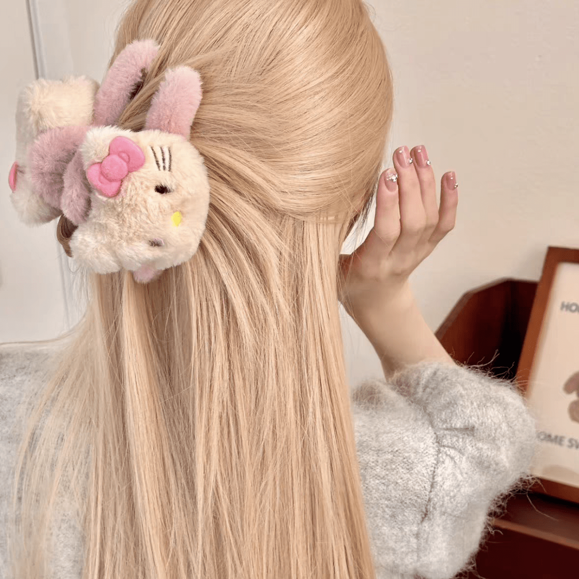 Sanrio Plush Hello Kitty Chignon Claw Clip Hair Clip - ArtGalleryZen