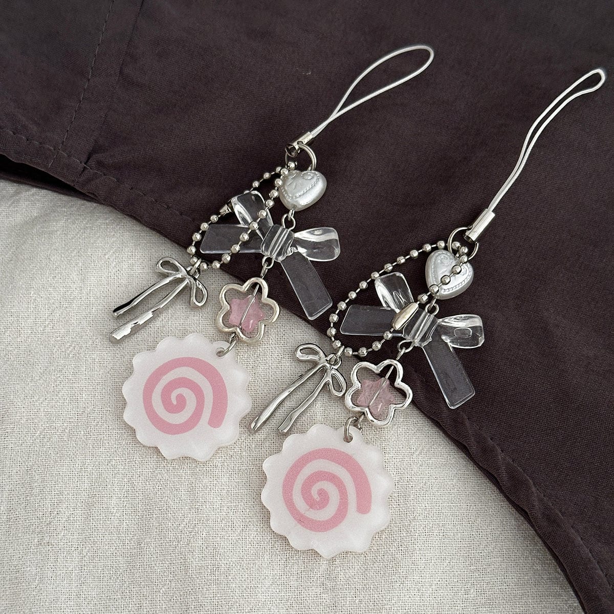 Sweet 2pcs Narutomaki Bowknot Heart Keychain Phone Strap Set - ArtGalleryZen