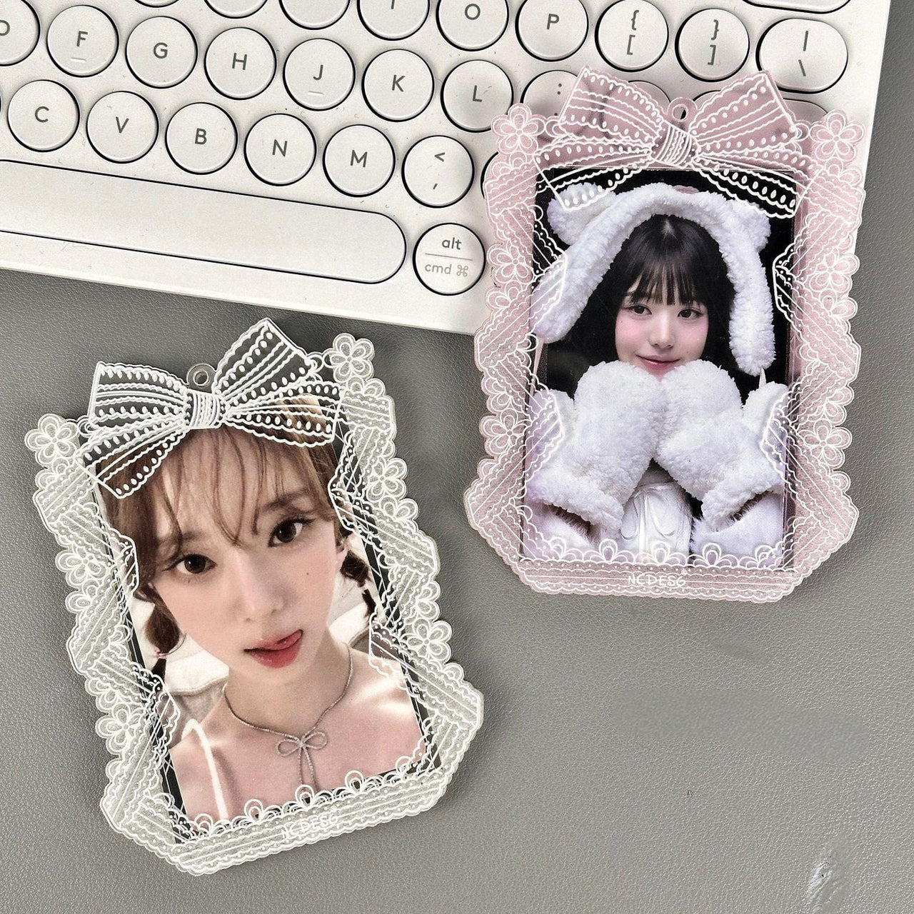 Sweet Lace Bowknot Kpop Acrylic Photocard Holder - ArtGalleryZen