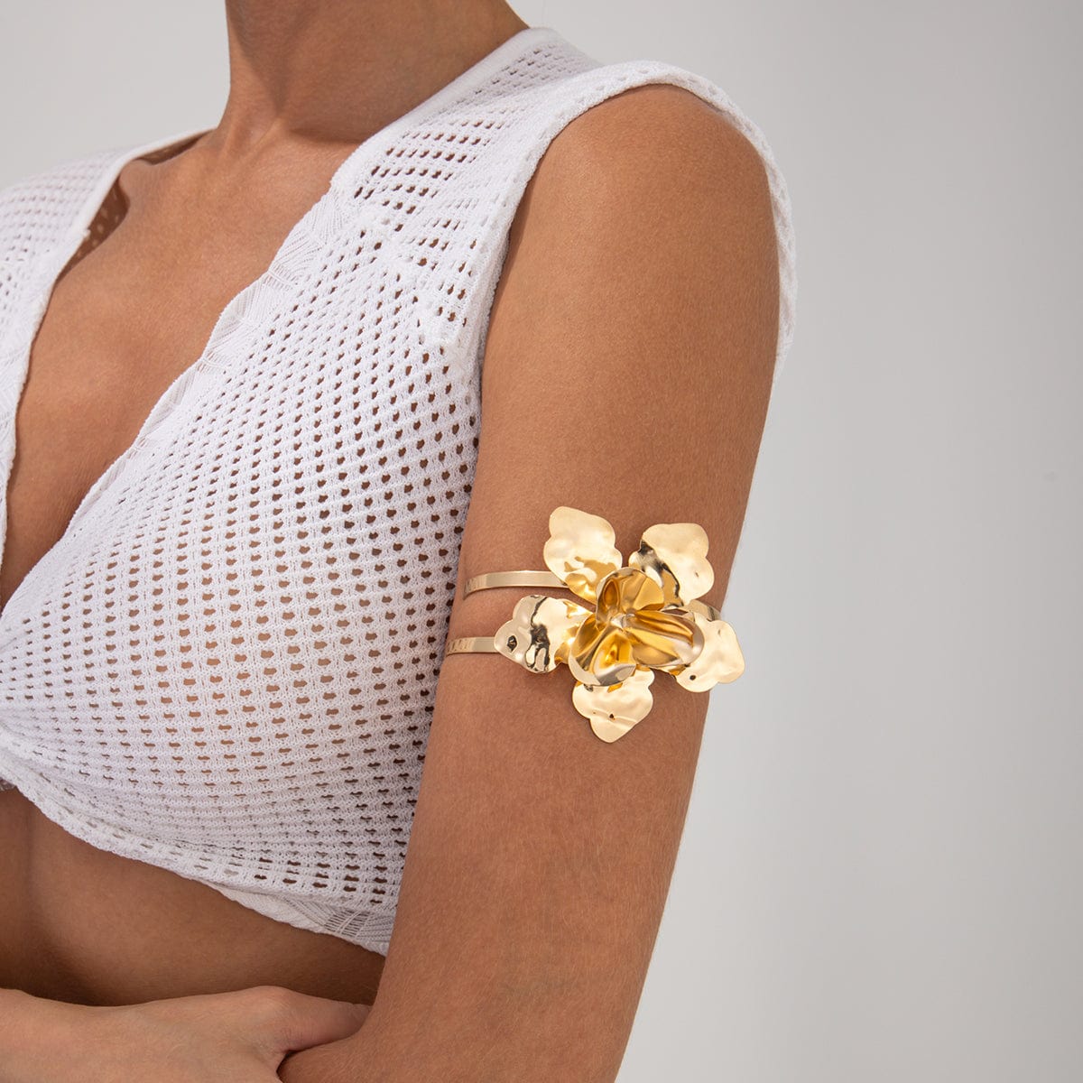 Trendy Chunky Textured Flower Arm Cuff - ArtGalleryZen