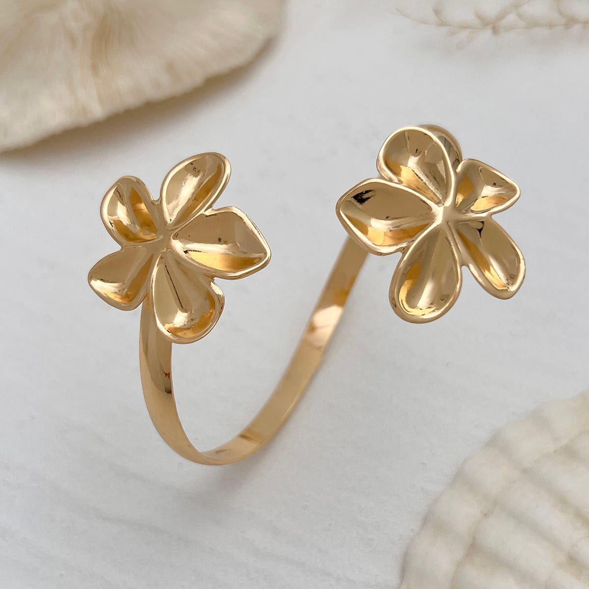 Trendy Glossy Flower Arm Cuff - ArtGalleryZen