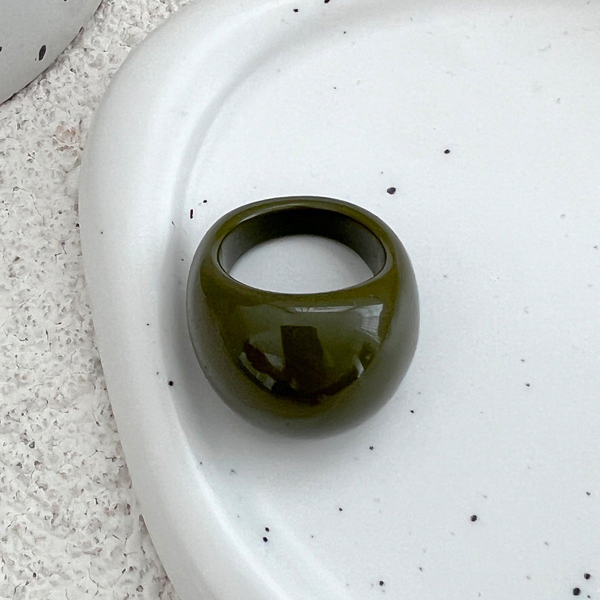 Vintage Chunky Resin Ring - ArtGalleryZen