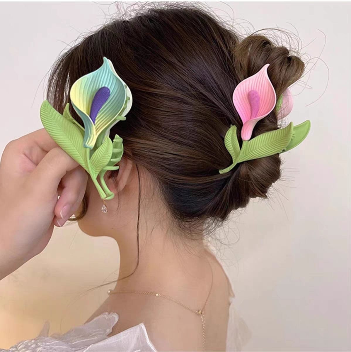 Chic Calla Lily Chignon Claw Clip Hair Clip - ArtGalleryZen