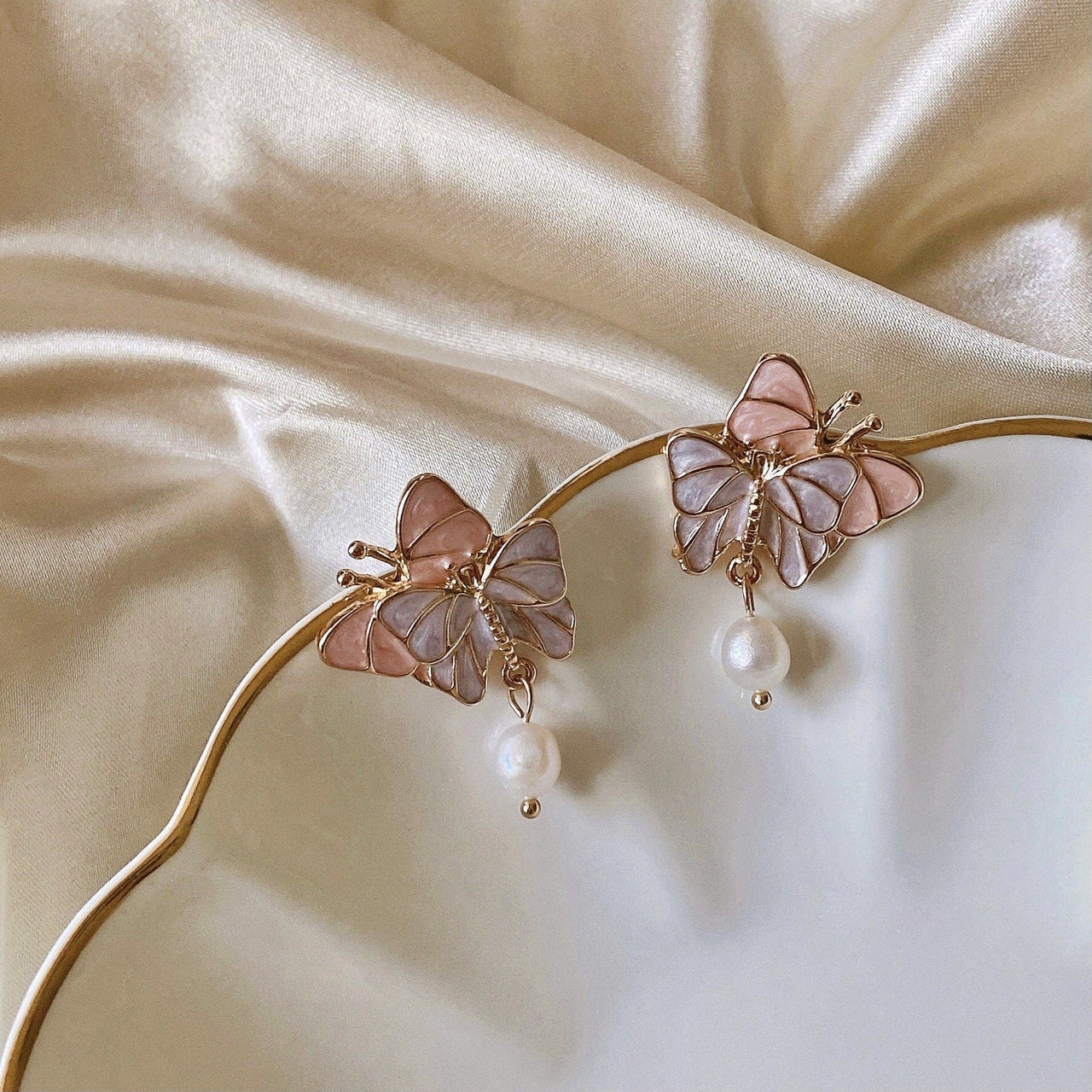 Chic Enamel Butterfly Dangling Pearl Earrings - ArtGalleryZen