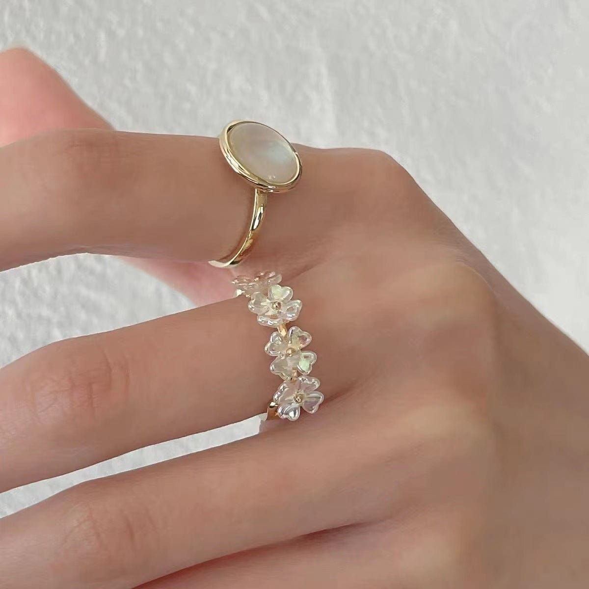 Chic Pearl Shell Flower Ring - ArtGalleryZen