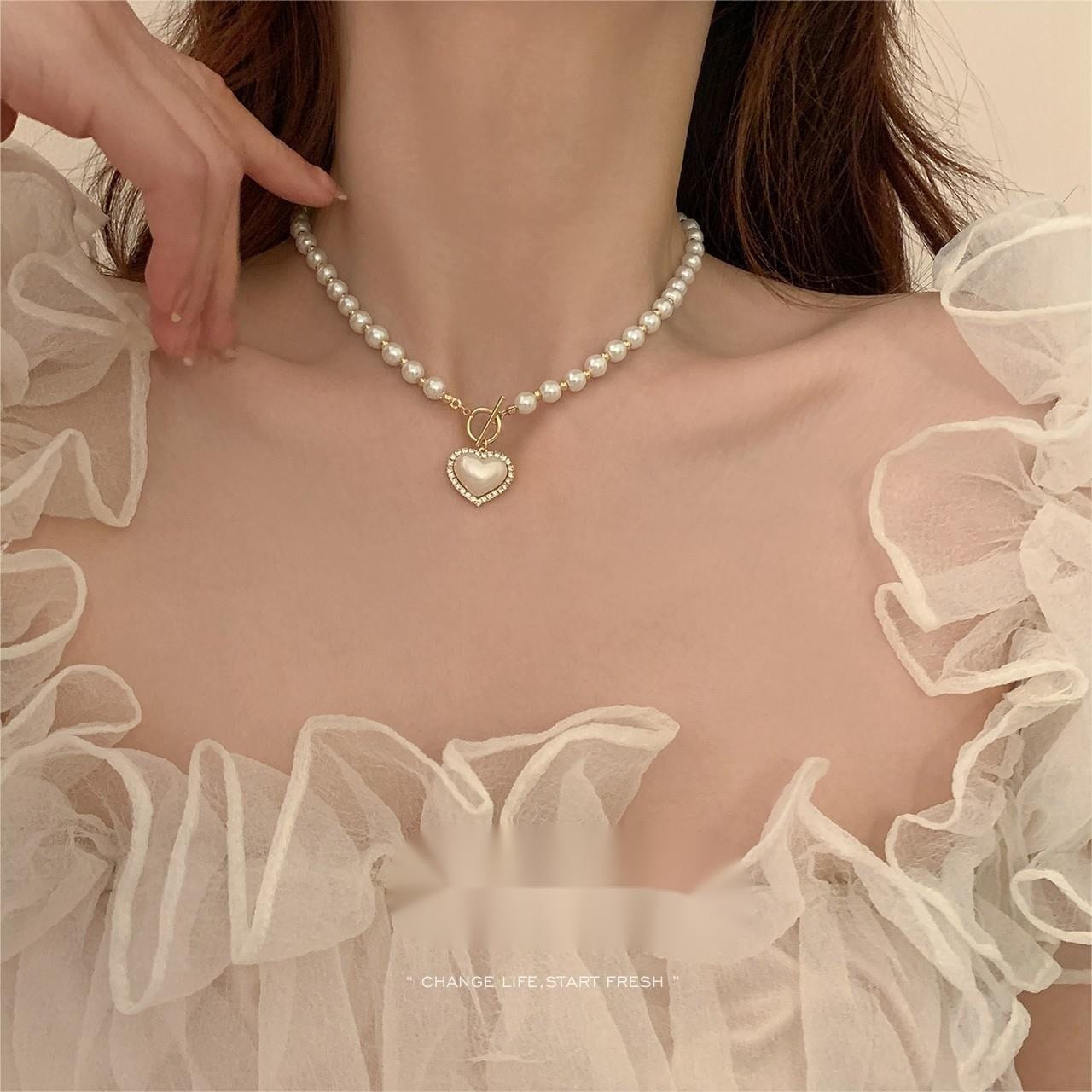 Chic Toggle Clasp Heart Pendant Pearl Chain Choker Necklace - ArtGalleryZen