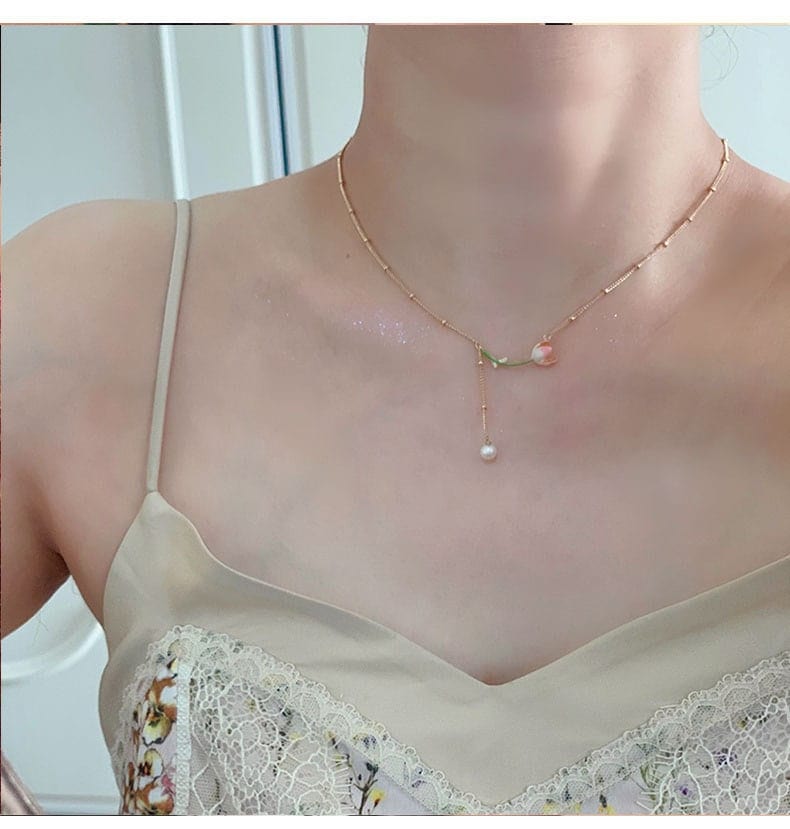 Dainty Enamel Tulip Pearl Charm Rolo Chain Necklace - ArtGalleryZen
