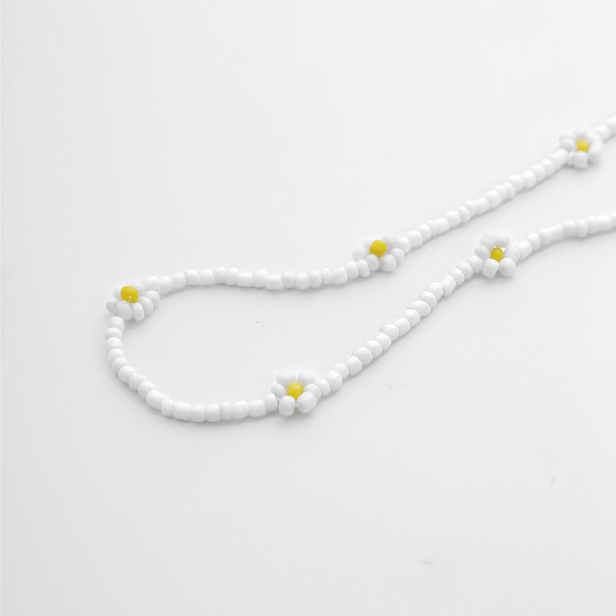 Dainty Seed Beaded Floral Daisy Choker Necklace - ArtGalleryZen