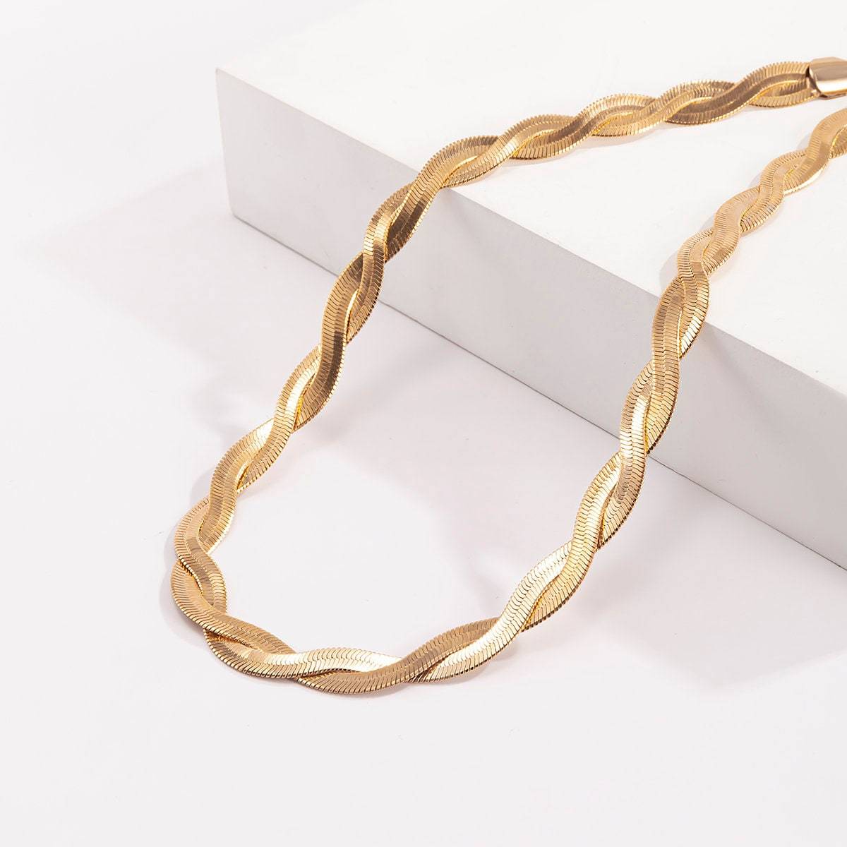 Minimalist Gold Silver Tone Intertwined Herringbone Chain Choker Necklace - ArtGalleryZen
